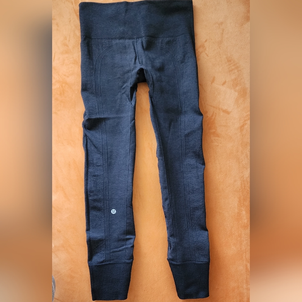 Lululemon Ebb to street pant sz 4